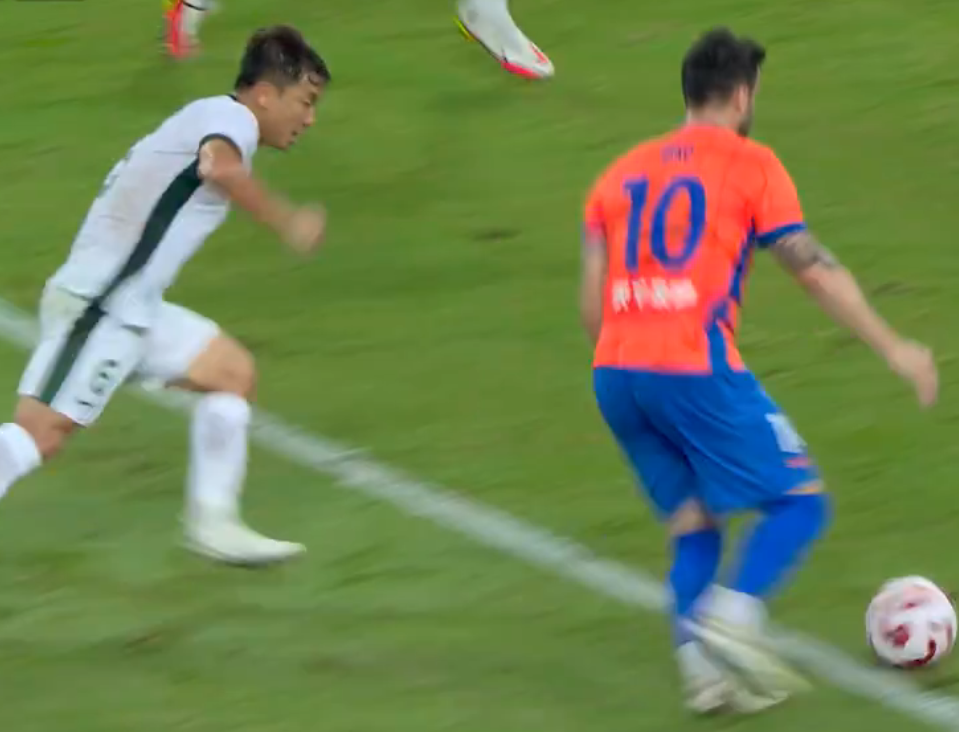 开云体育-太差了！北京国安“废柴”暴露，拖全队后腿，沦为山东泰山活靶子