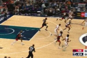 亏啊！普尔运球造成犯规摔到手肘 但猛龙挑战成功改吹普尔失误